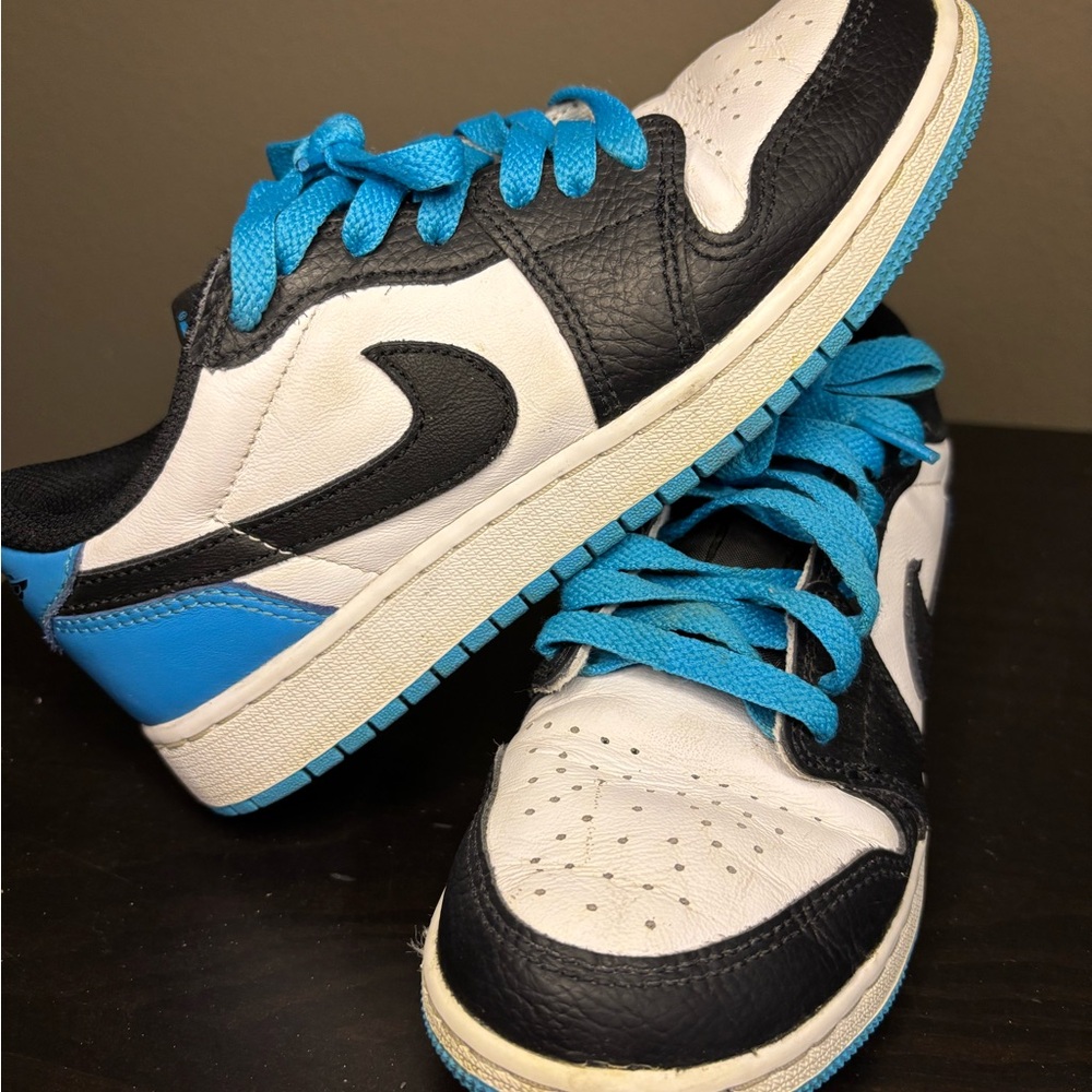 Nike Air Jordan 1 Low Retro OG  GS Black  White Powder Blue CZ0858-104  Size 4Y